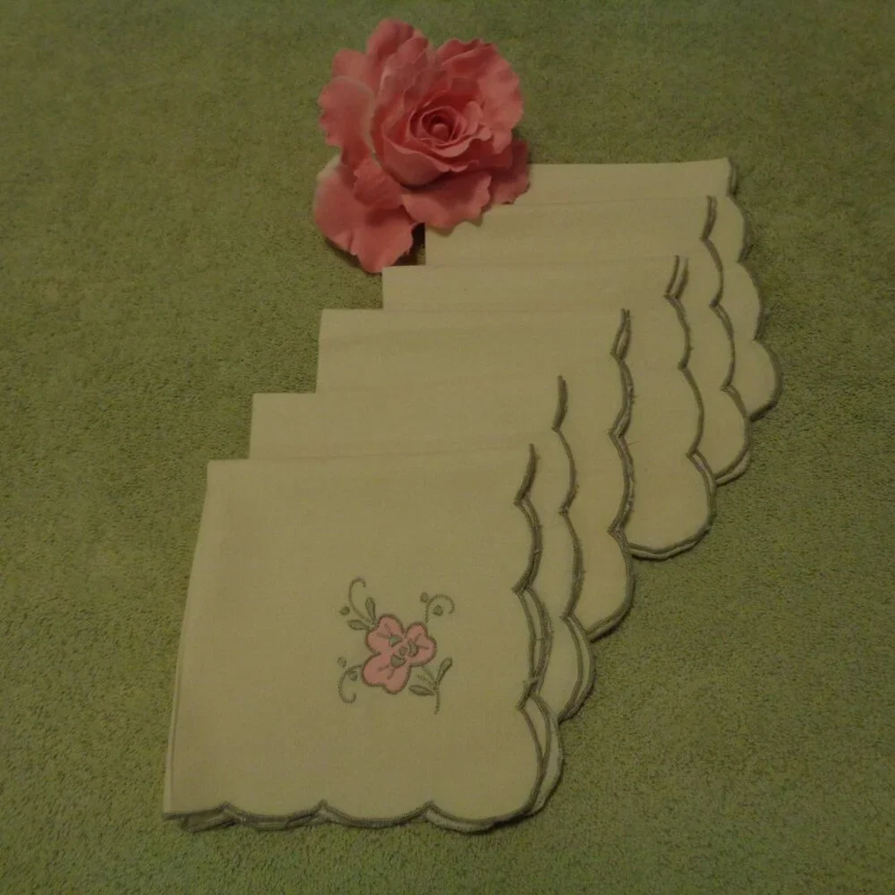 1980S VINTAGE EMBROIDERED APPLIQUED FLOWERS NAPKINS LOT OF 6
